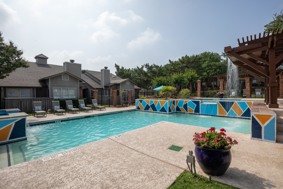 Village Green Apts, Euless, Texas