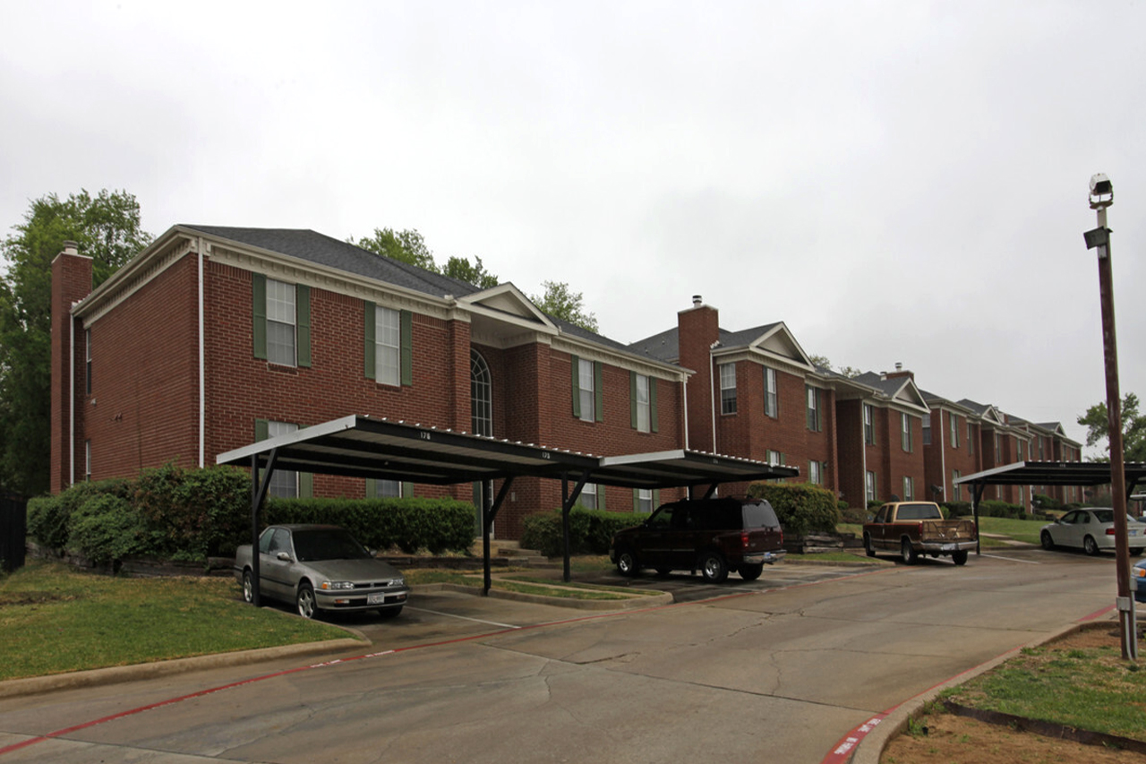 Valencia Plaza Apts Homes